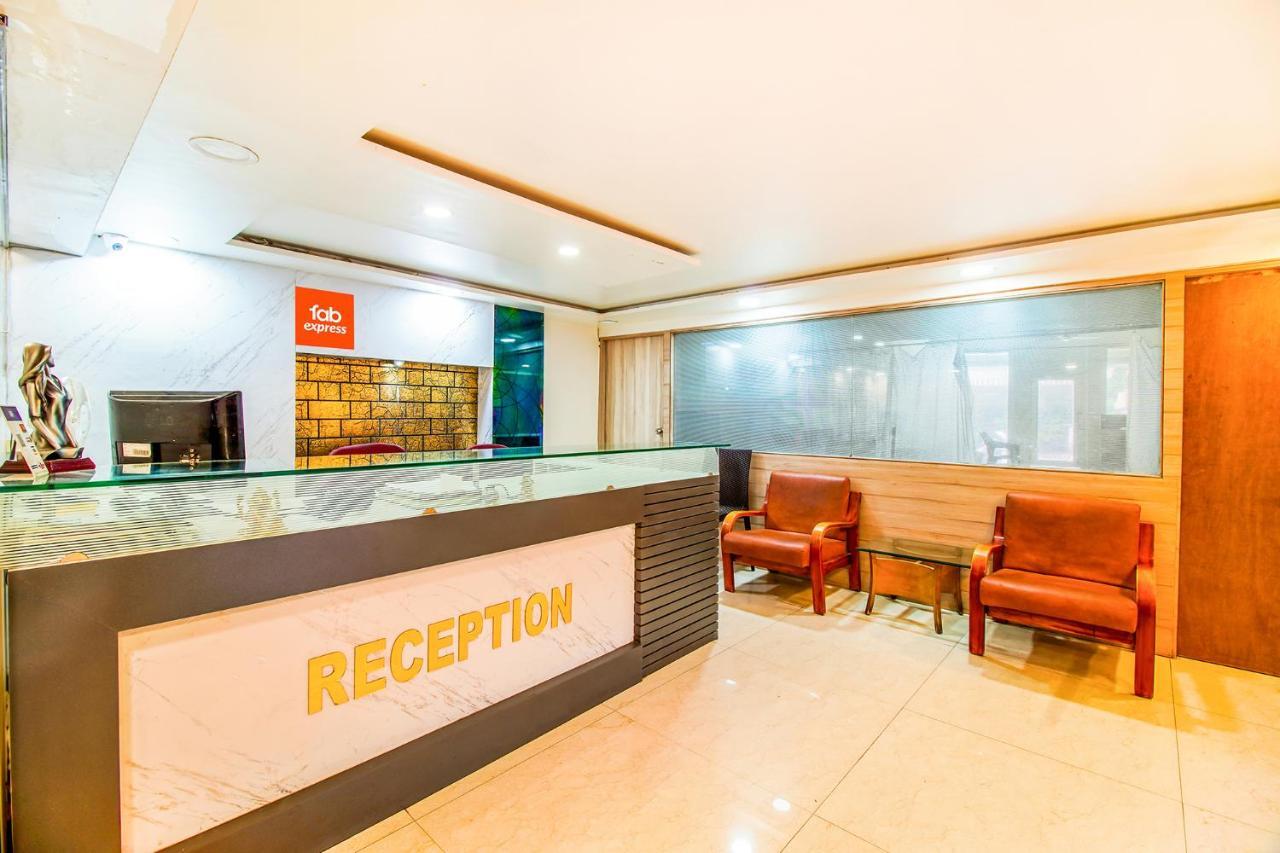 浦那 Mukesh Residency酒店 外观 照片